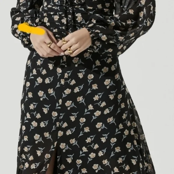LONG SLEEVE SWEETHEART NECK FLORAL  MIDI DRESS - Picture 3 of 4